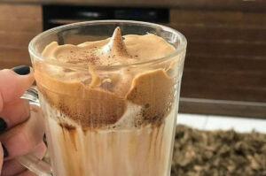 Leia mais sobre o artigo Creme de café low carb: cremoso, saboroso e saudável