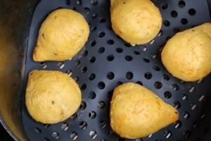 Leia mais sobre o artigo Coxinha de Frango FIT na Airfryer
