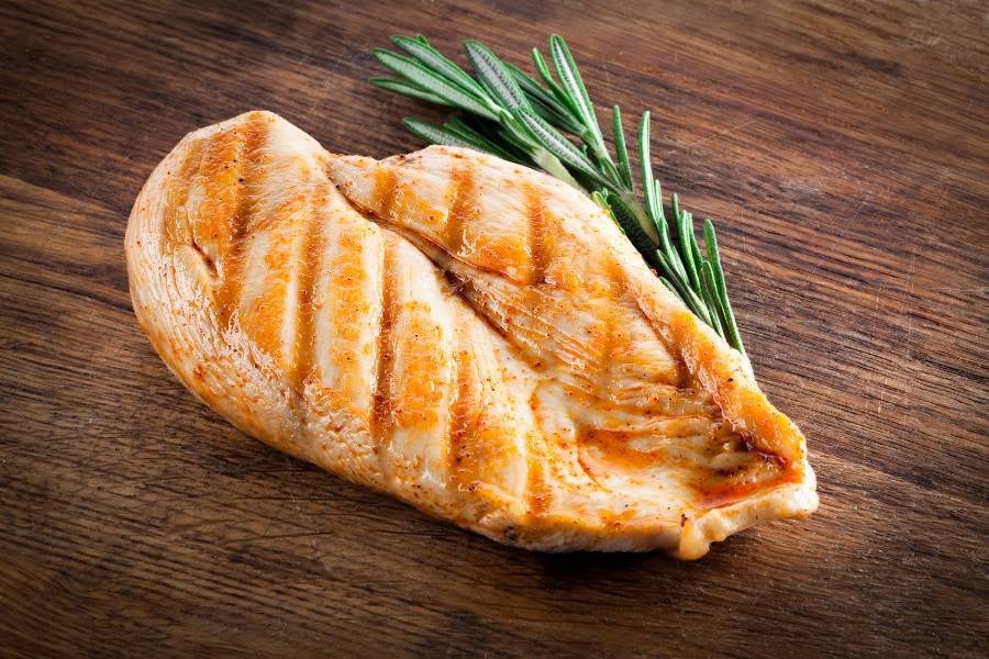 Peito de frango - Alimentos para ganhar massa muscular